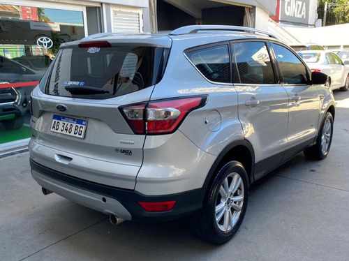 Ginza. Ford Kuga Sel 2.0l Ecoboost 6at Awd 2017