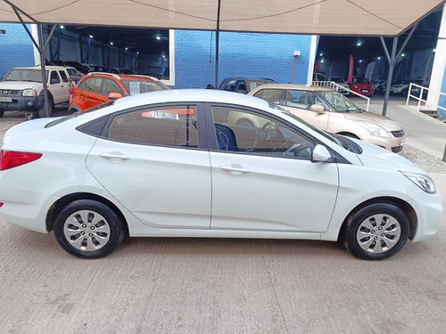 Hyundai Accent 1.4 RB GL AC 2AB
