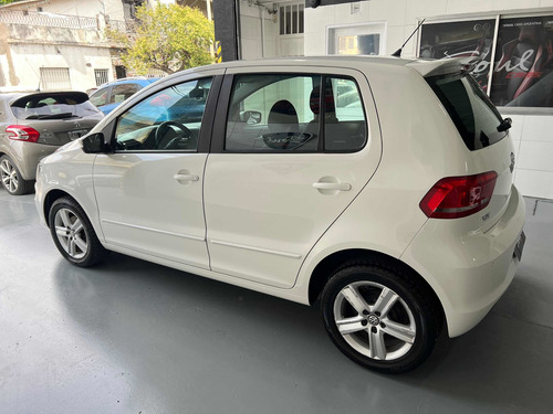 Imagen 8 de 14 de Volkswagen Fox 2015 1.6 Confortline Pack Saf