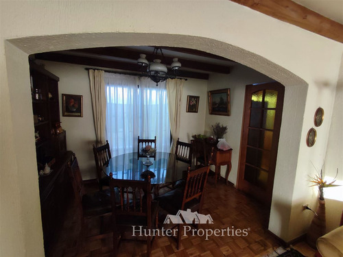 Amplia Casa En Venta 6d-4b, Piscina Con Jardín En Las Condes