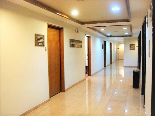 Imagen 4 de 8 de Flamante Oficina Con Estacionamiento En Edificio Forum