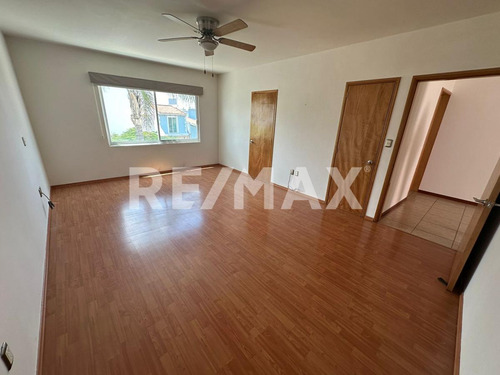 Casa En Venta En Condominio Claustros De Satiago