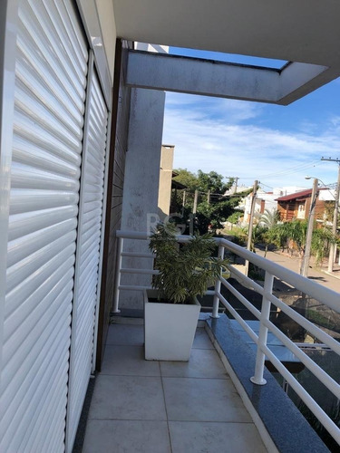 Casa Em Hípica Com 3 Dormitórios - Lu431765