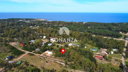 Terreno En Venta. Piriápolis, Punta Colorada. 1438 M².