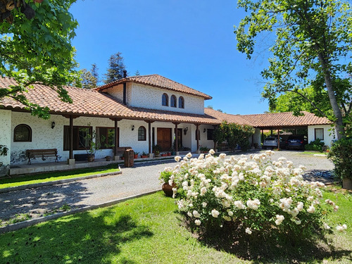 Calera De Tango | 4d 5b + Serv. | 5000m2 Terr. / 383m2 Const