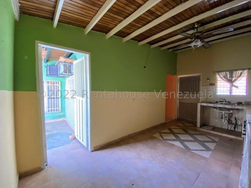 Imagen 8 de 30 de Casa En Venta Al Este De Barquisimeto Urbanización Cerrada Con Vigilancia Privada.gabriela C. #23-6871