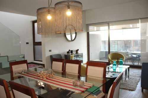 Triplex Con Amplios Espacios Y Modernas Comodidades