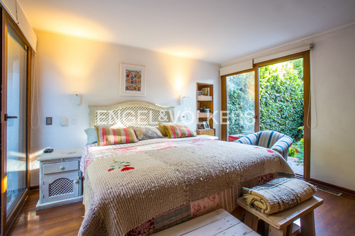 Casa En Venta San Carlos De Apoquindo / Paseo Los Domínicos