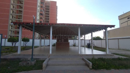 Imagen 15 de 30 de Apartamentos En Venta En Zona Este Barquisimeto, Lara 22-15803 Romer Gonzalez Profesional Inmobiliario Renta House