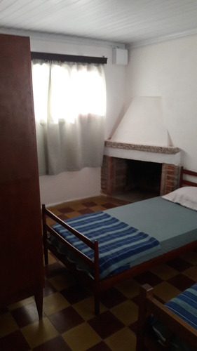Imagen 9 de 14 de Casa En Costa Azul Una Cuadra De La Playa Para 6 Personas.