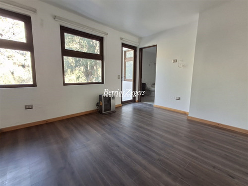 Casa En Venta De 4 Dorm. En Lo Barnechea Arrayan Rio