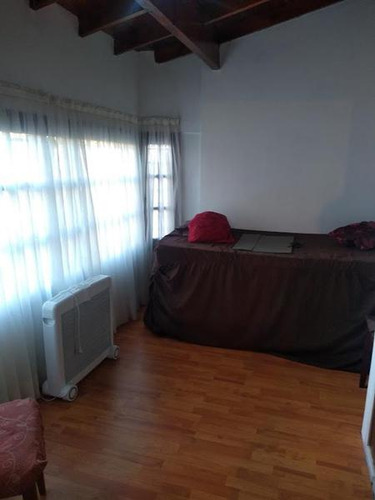 Excelente Chalet 6 Ambientes Con Parque Quincho Y Pileta