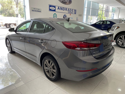 Imagen 6 de 15 de Hyundai Elantra 2018 2.0 Gls Premium At