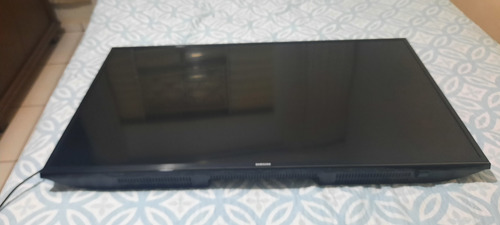 Imagem 2 de 2 de Tv Sansung Modelo Un40mu6100 Tela Quebrada Vendo Placas