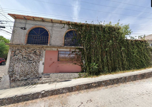 Casa Muy Amplia Dentro De **queretaro**      Qro.                                                                                              Dae.