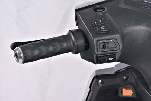 Imagen 14 de 15 de Moto Scooter Electrica 2000 W Con Bateria Litio 72 Voltios