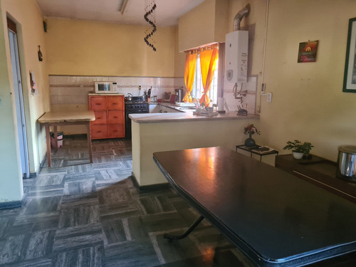 Casa 2 Plantas Con Pileta Y Parrilla A 100 Mts Autopista