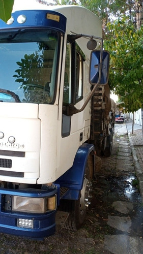 Imagem 3 de 7 de Iveco 230e40