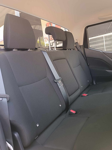 Nissan Frontier 2.5 Se Dc 4X2 Mt