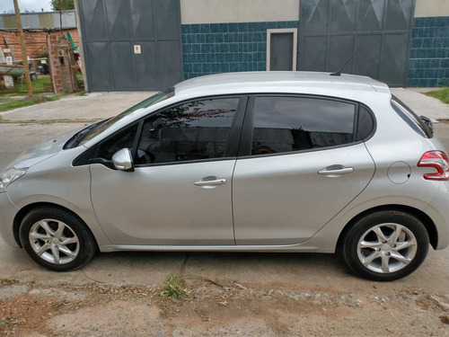 Peugeot 208 1.5 Allure Touchscreen 2014