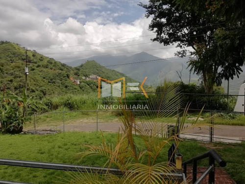 Imagen 18 de 21 de Mk Inmobiliaria, Vende Bella Y Cómoda Casa De 1389,88 Mts² De Terreno Y 403,81 Mts² De Construcción, Ubicada En La Urbanización Karimao Country / 04128517764
