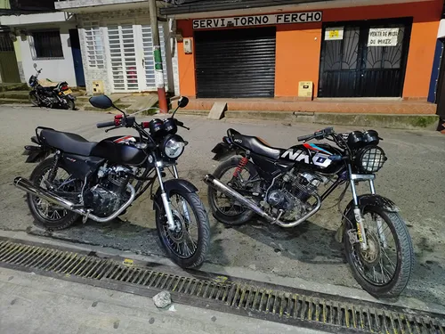 Akt Nkd 125 Con Exosto Cromado, Acelerador De Cuarta Acerbis