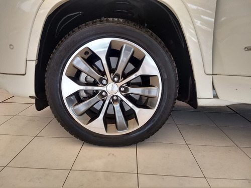 Imagen 13 de 15 de Jeep Cherokee Overland 2019