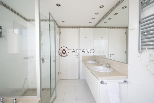 Imagen 18 de 23 de Venta De Excelente Apartamento De 3 Suites Más Dependencia Frente A Playa Brava, Punta Del Este. - Punta Del Este Brava