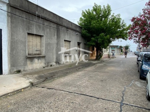 Alquiler Cocheras Sobre Champagnat Entre Ruta 8 Y J.p Varela