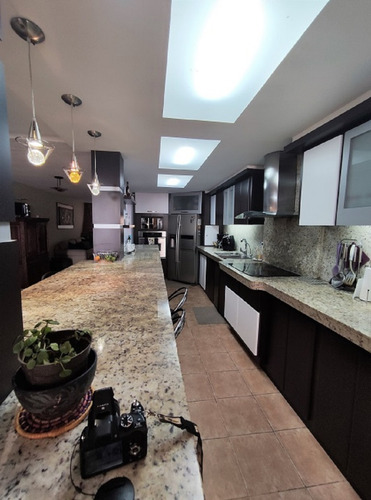 Imagen 5 de 21 de Bella, Moderna Town House En Llano Alto, Rebajada.