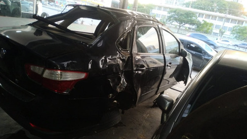 Imagem 5 de 8 de Sucata Fiat Grand Siena 1.4 8v Attractiv Manual Ano 2015