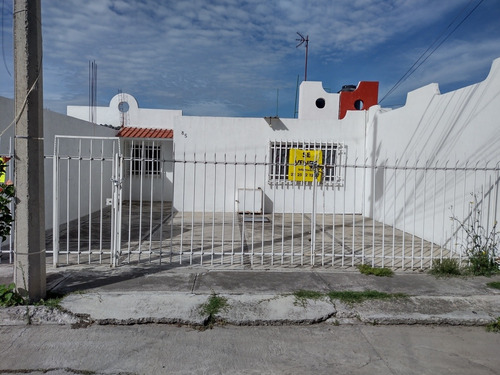 Imagen 1 de 14 de Casa En Colonia Snte Calle Cerrada Con Vigilancia