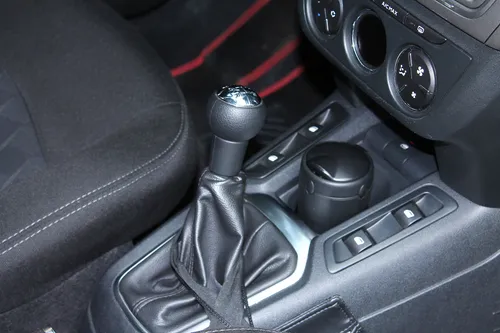 Citroën C-Elysée 1.6 Shine Mt