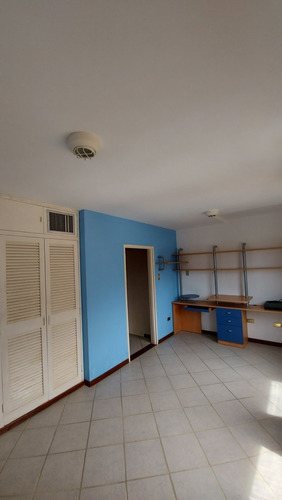 Imagen 4 de 14 de Se Ofrece Hermoso Apartamento Duplex