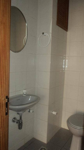 Imagem 9 de 10 de Conjunto - Venda Por R$ 280.000,00 Ou Aluguel Por R$ 800,00/mês - Centro - Curitiba/pr - Cj0006
