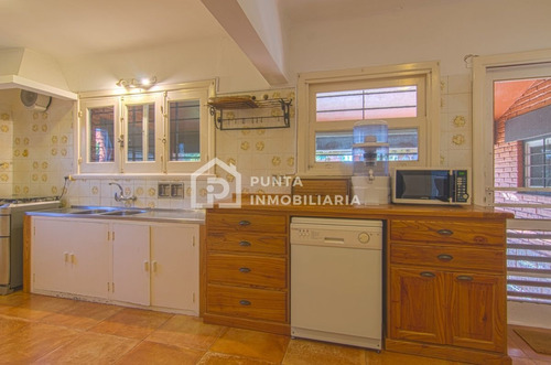 Imagen 10 de 30 de Casa De 4 Dormitorios + Piscina En La Peninsula, Punta Del Este - Punta Del Este Mansa