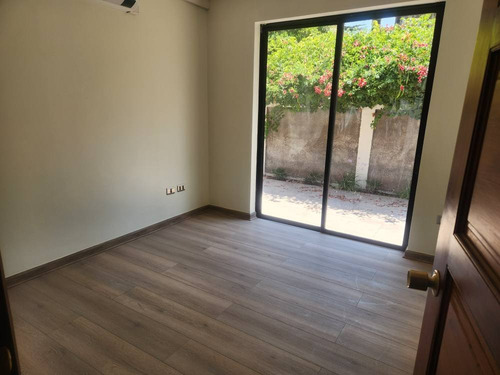 Alto Las Condes, 4 Dorm, 700 Mts2 De Terrano, Disponible