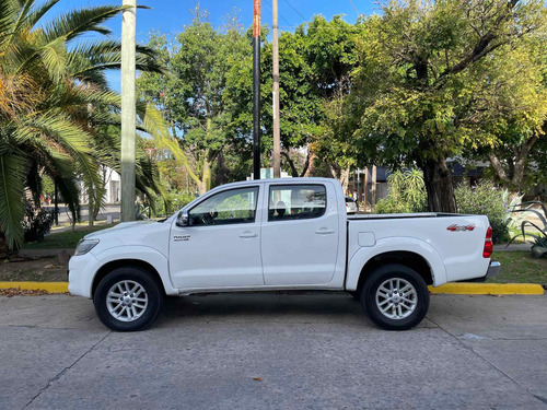 Toyota Hilux 3.0 Cd Srv Cuero 4x4 5at - A4 2014