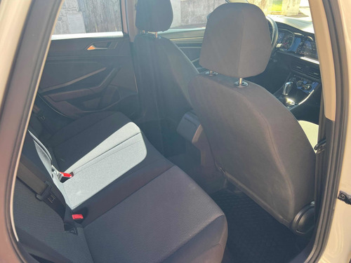 Imagen 6 de 10 de Volkswagen Vento 2019 1.4 Comfortline 150cv At