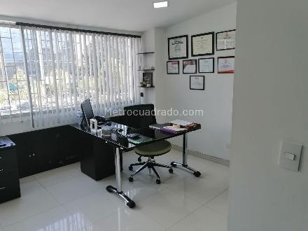 Oficinas En Arriendo Santa Barbara Occidental 589-1774