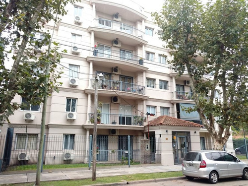 Imagen 11 de 11 de Venta - Depto Al Frente De 3 Ambientes Con 2 Cocheras !