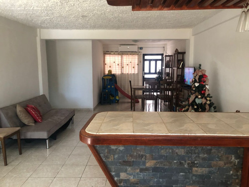 Apartamento Amplio En Planta Baja Ubicado En Apostadero Cerca Al Sambil  Ic-00253