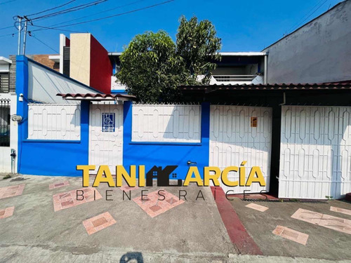 Vendo Casa Amplia A Unas Calles De Sams Club Cordoba