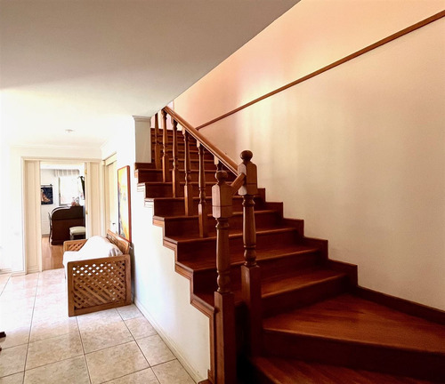 Casa En Venta 4 Dorm. Manquehue Oriente La Dehesa