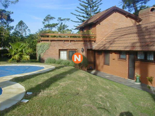 Casa En Venta Y Alquiler, Mansa, Punta Del Este, 4 Dormitorios.- Ref: 206136