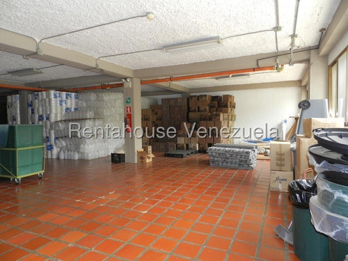 Ms: 25-24351 Vendemos Edificio De 5 Pisos En Sarria, Municipio Libertador. A=2.808m2, 3b, 9p.