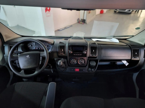 Imagen 4 de 17 de Peugeot Boxer Premium 2.2 Hdi L4 H2 Mini Bus 17+1 - Sm