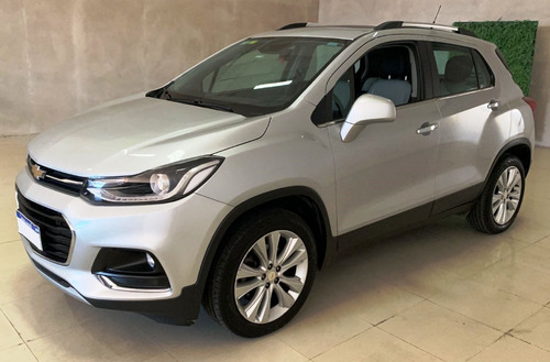 Imagen 2 de 13 de Chevrolet Traker