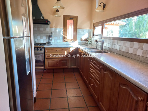 Venta Casa 3 Dormitorios Cipolletti Con Cochera