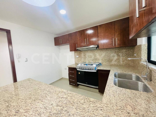 Venta Casa En Frac Sendero Del Fresno 3 Recamaras, 4 Baños, Con Jardín, Puebla